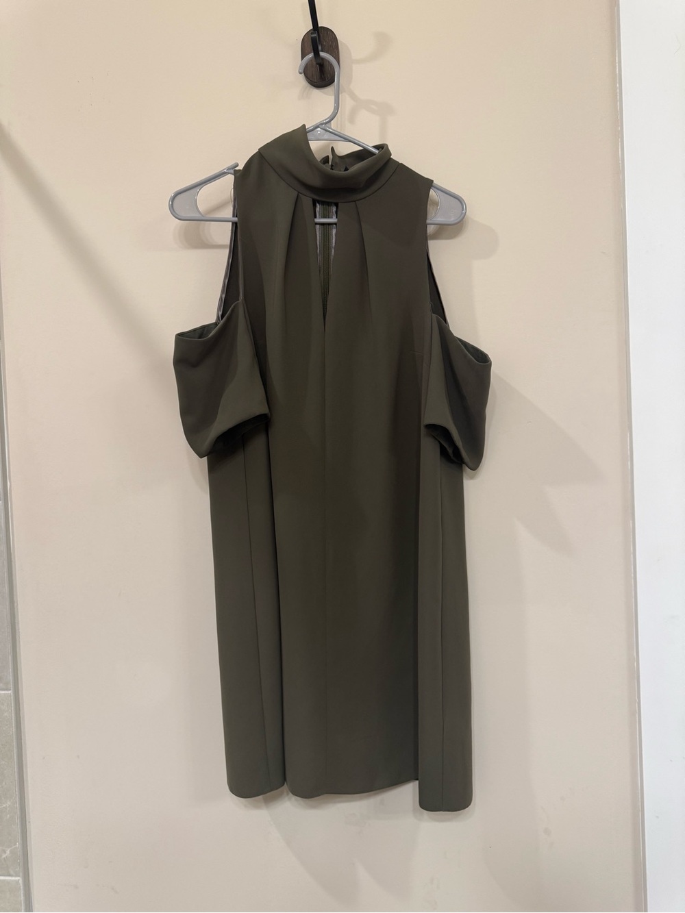 Topshop Olive One-Shoulder Cold-Shoulder Shift Dress